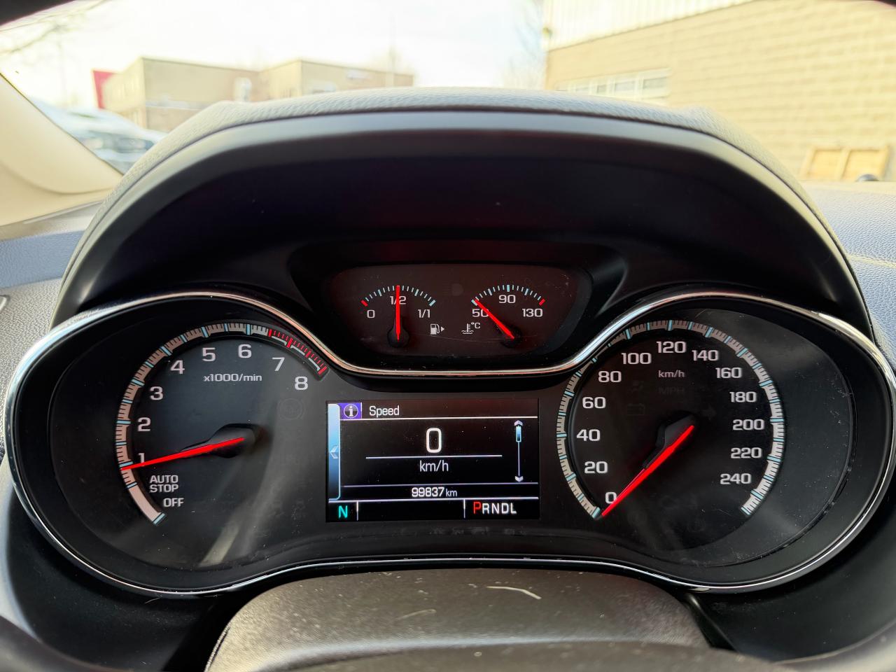 2017 Chevrolet Cruze LT HATCH, LOW KM, BOSE, AUTO, SUNROOF, HTD SEATS! Photo