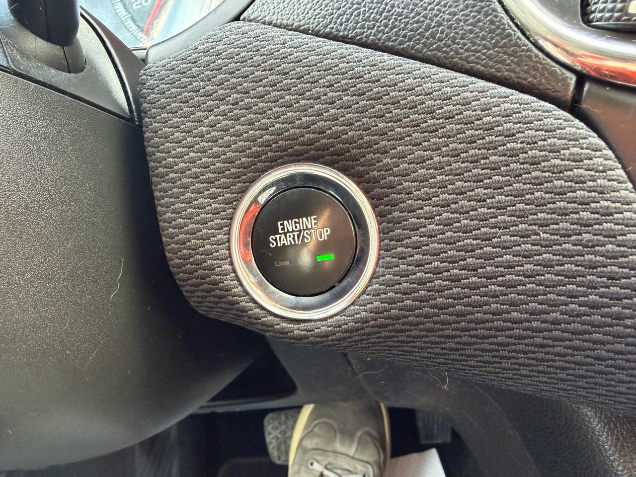 2017 Chevrolet Cruze LT HATCH, LOW KM, BOSE, AUTO, SUNROOF, HTD SEATS! Photo