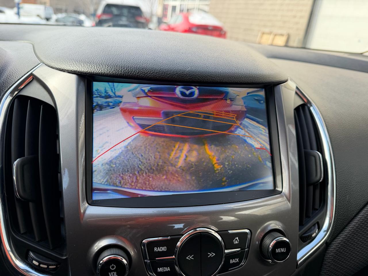 2017 Chevrolet Cruze LT HATCH, LOW KM, BOSE, AUTO, SUNROOF, HTD SEATS! Photo