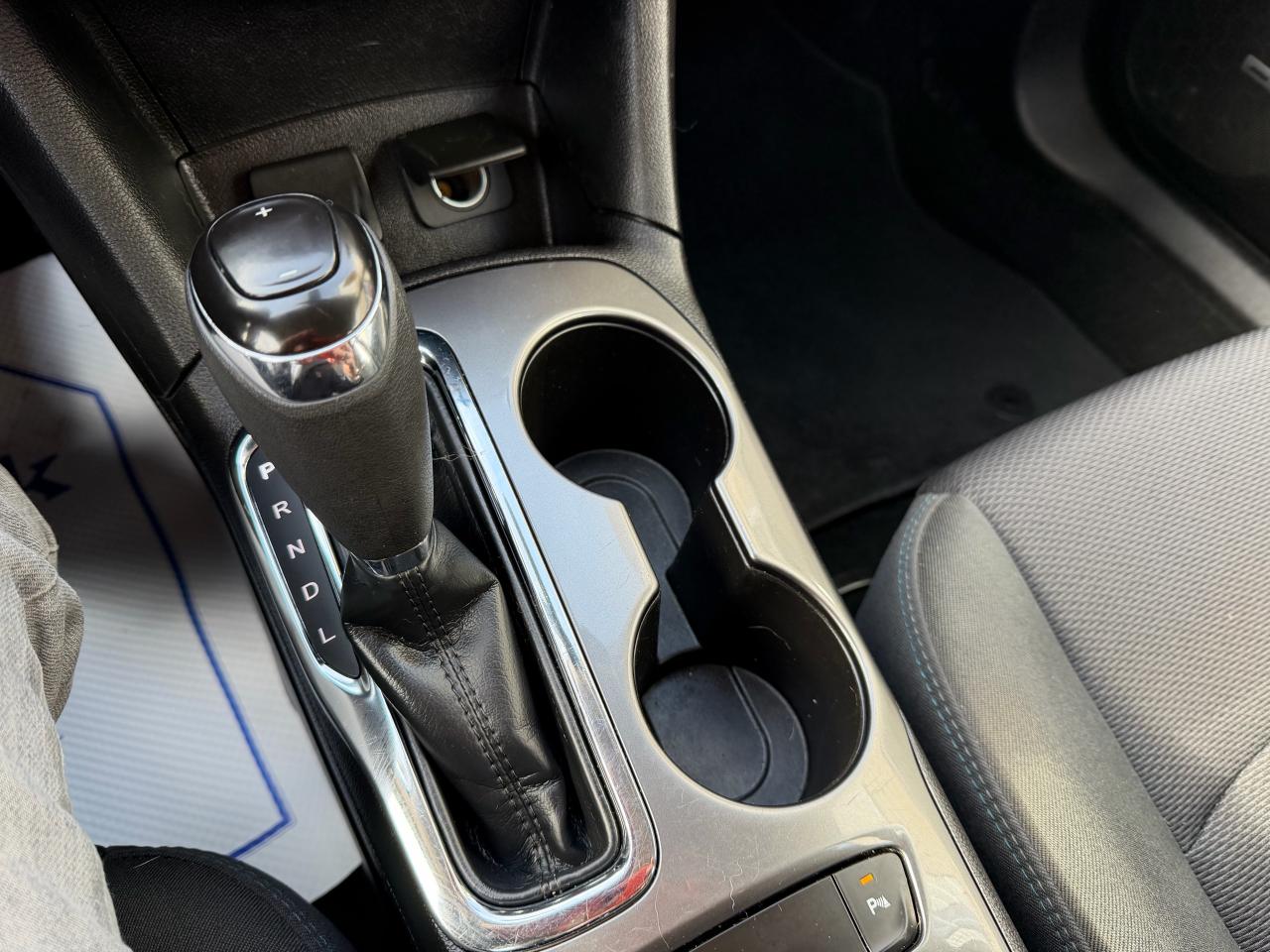 2017 Chevrolet Cruze LT HATCH, LOW KM, BOSE, AUTO, SUNROOF, HTD SEATS! Photo