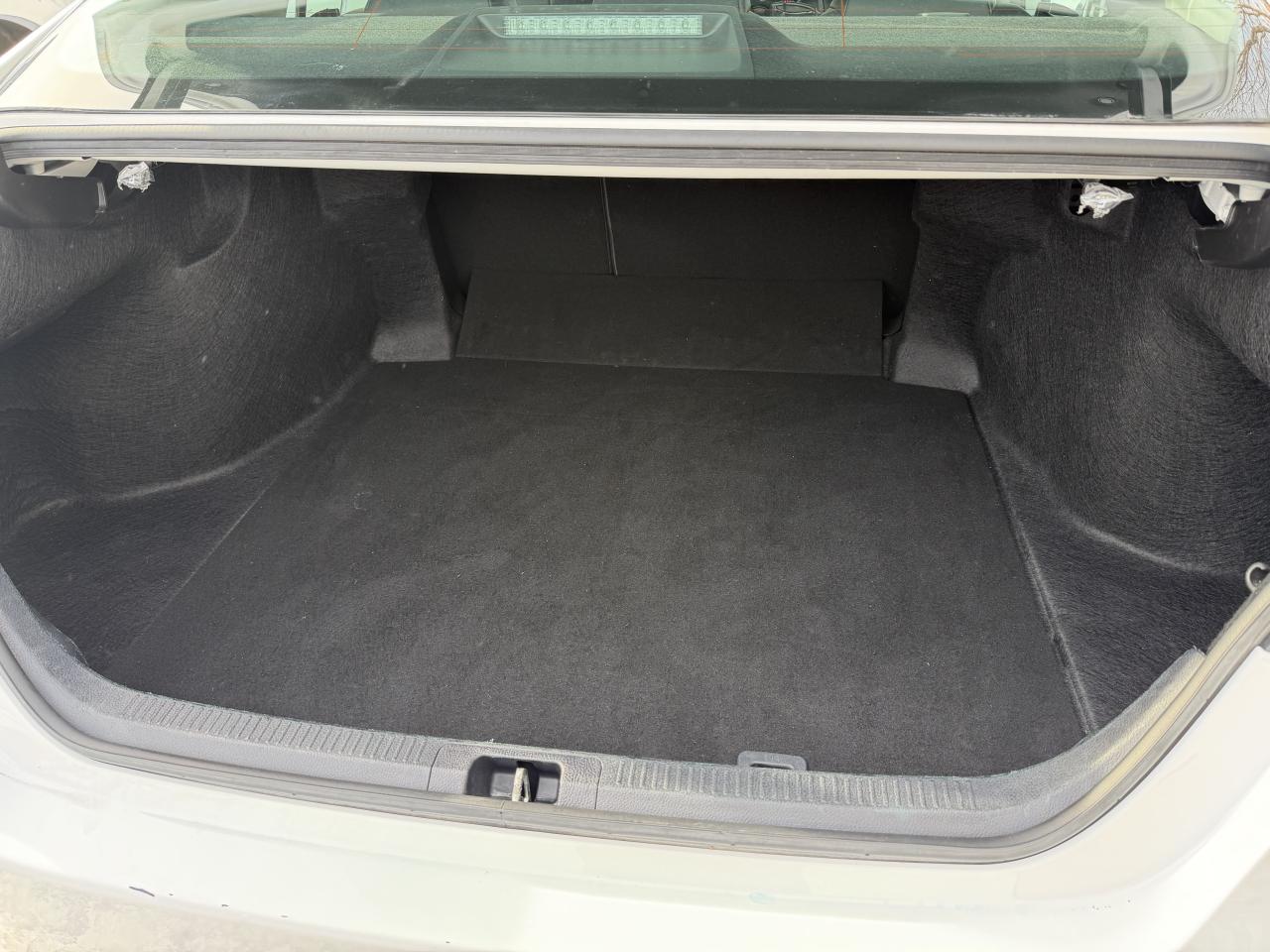 2024 Toyota Camry SE - LOW KM, HEATED SEATS, BACK-UP CAMERA, LOADED! Photo