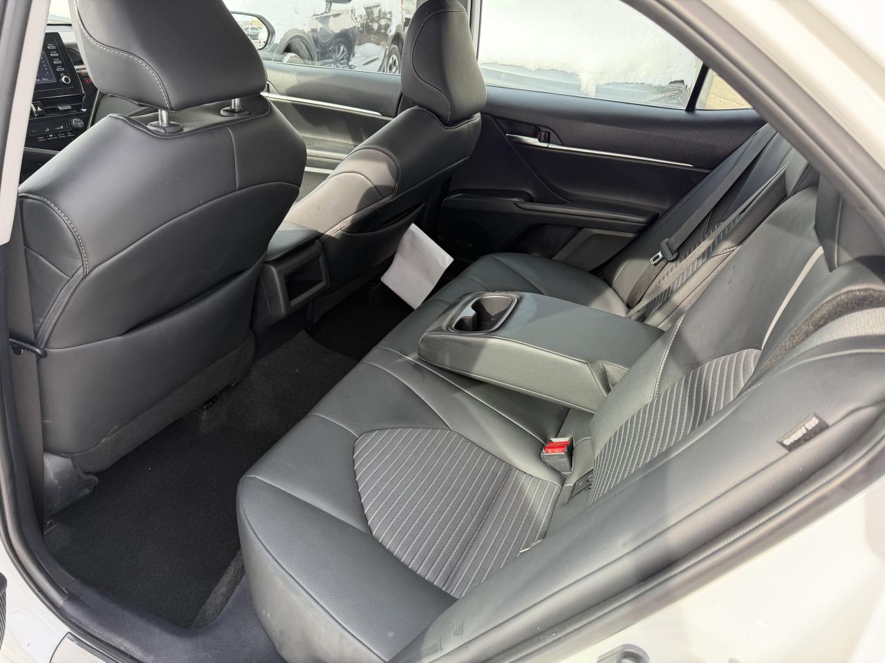 2024 Toyota Camry SE - LOW KM, HEATED SEATS, BACK-UP CAMERA, LOADED! Photo