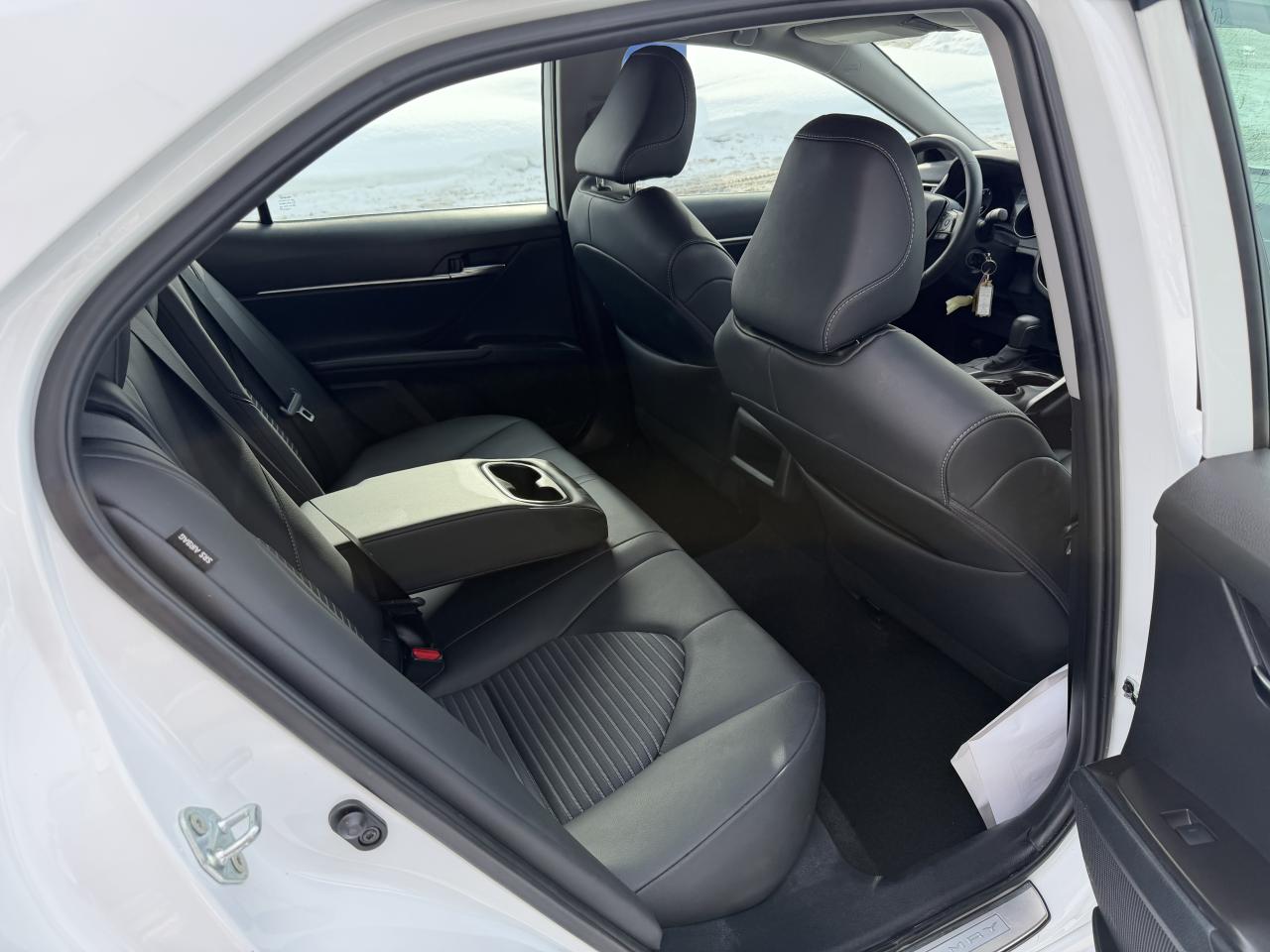 2024 Toyota Camry SE - LOW KM, HEATED SEATS, BACK-UP CAMERA, LOADED! Photo