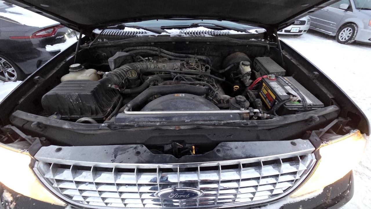 2004 Ford Explorer LIMITED, V8, 7 PASSENGER, ONLY 186KMS, AS IS Photo