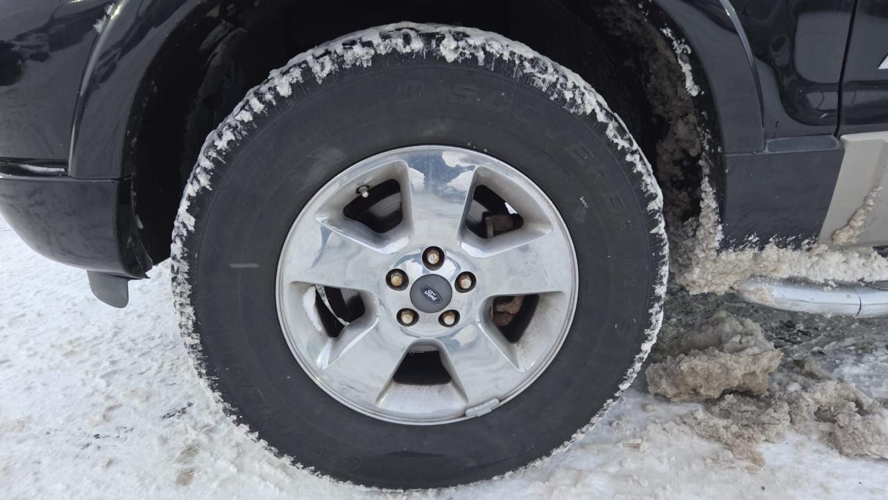 2004 Ford Explorer LIMITED, V8, 7 PASSENGER, ONLY 186KMS, AS IS Photo