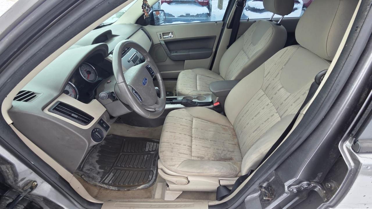2009 Ford Focus SE, SEDAN, 4 CYL, TRADE IN, DRIVES, AS IS SPECIAL Photo