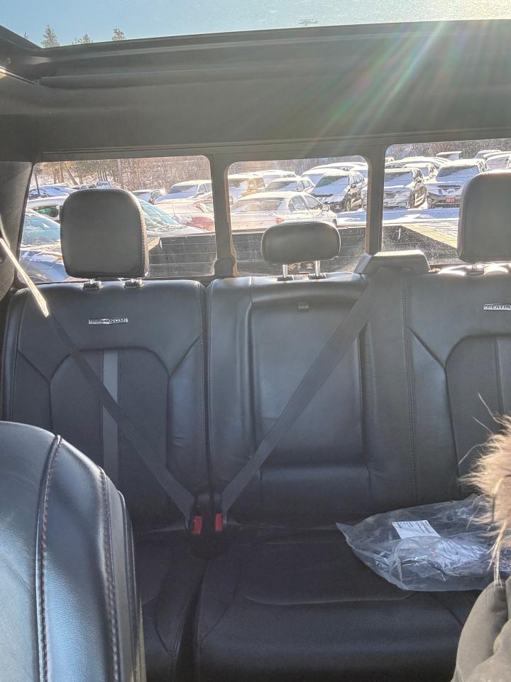 2022 Ford SUPER DUTY F-350 DRW Platinum Photo