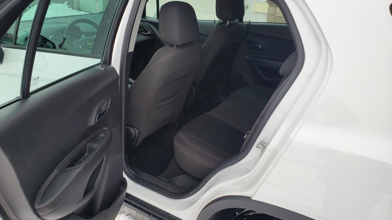 2020 Chevrolet Trax AWD LS-BACK UP CAMERA-BLUETOOTH-ALLOY WHEELS Photo