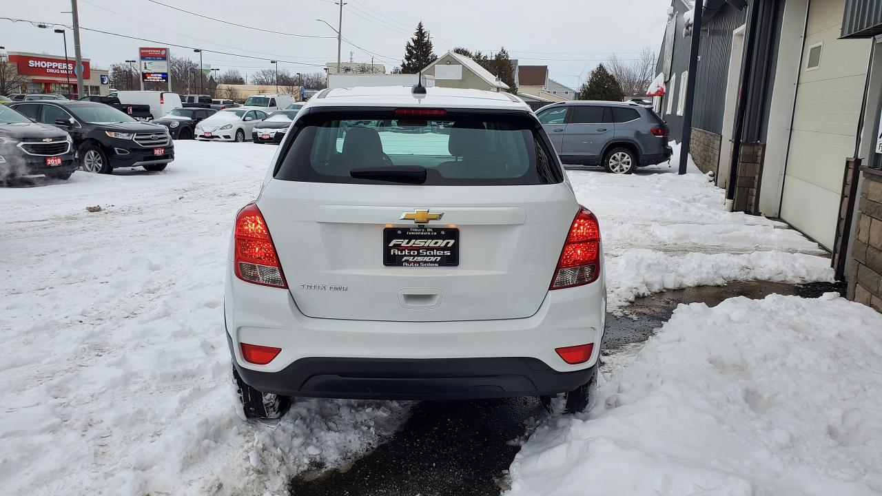2020 Chevrolet Trax AWD LS-BACK UP CAMERA-BLUETOOTH-ALLOY WHEELS Photo3