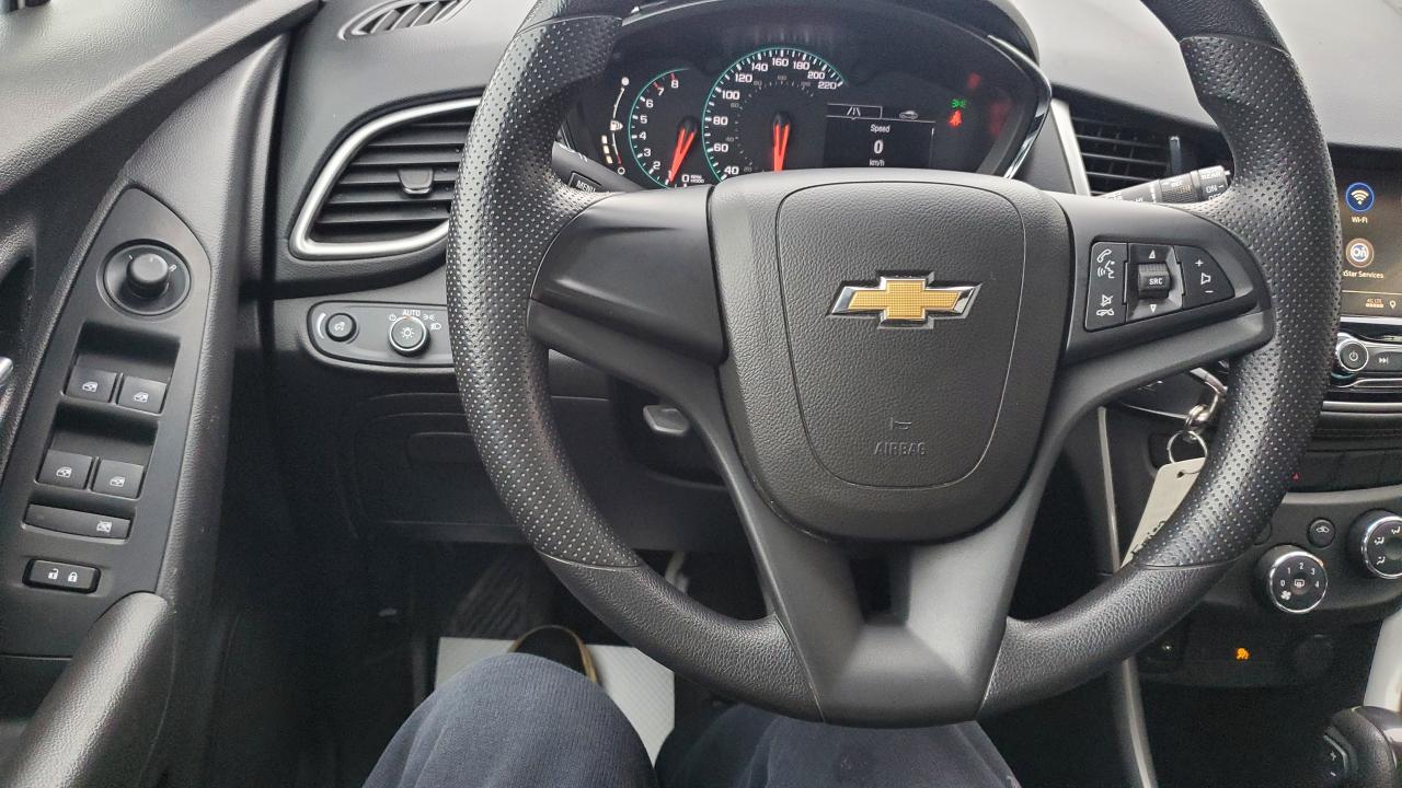 2020 Chevrolet Trax AWD LS-BACK UP CAMERA-BLUETOOTH-ALLOY WHEELS Photo