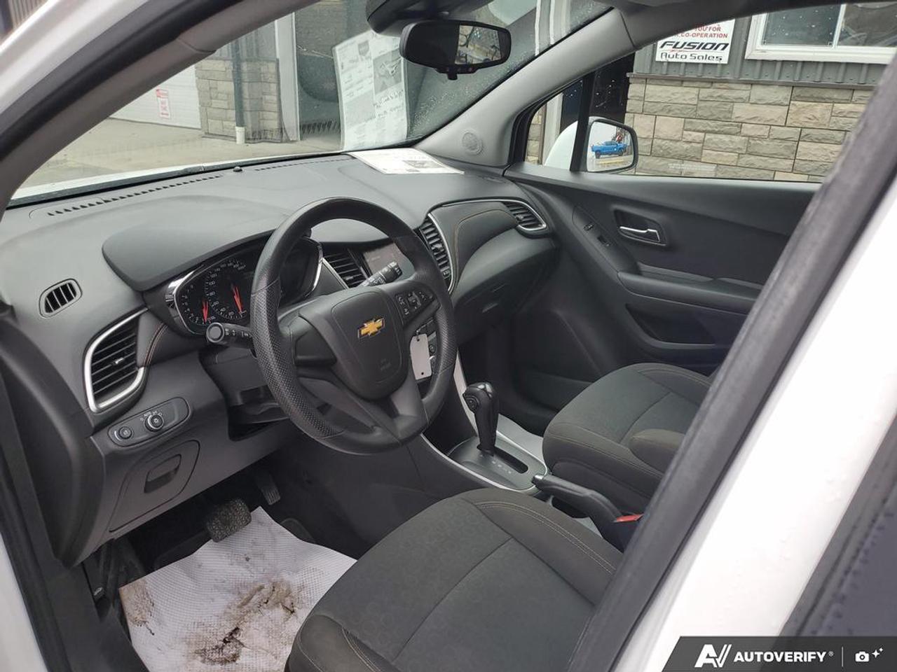 2020 Chevrolet Trax AWD LS-BACK UP CAMERA-BLUETOOTH-ALLOY WHEELS Photo