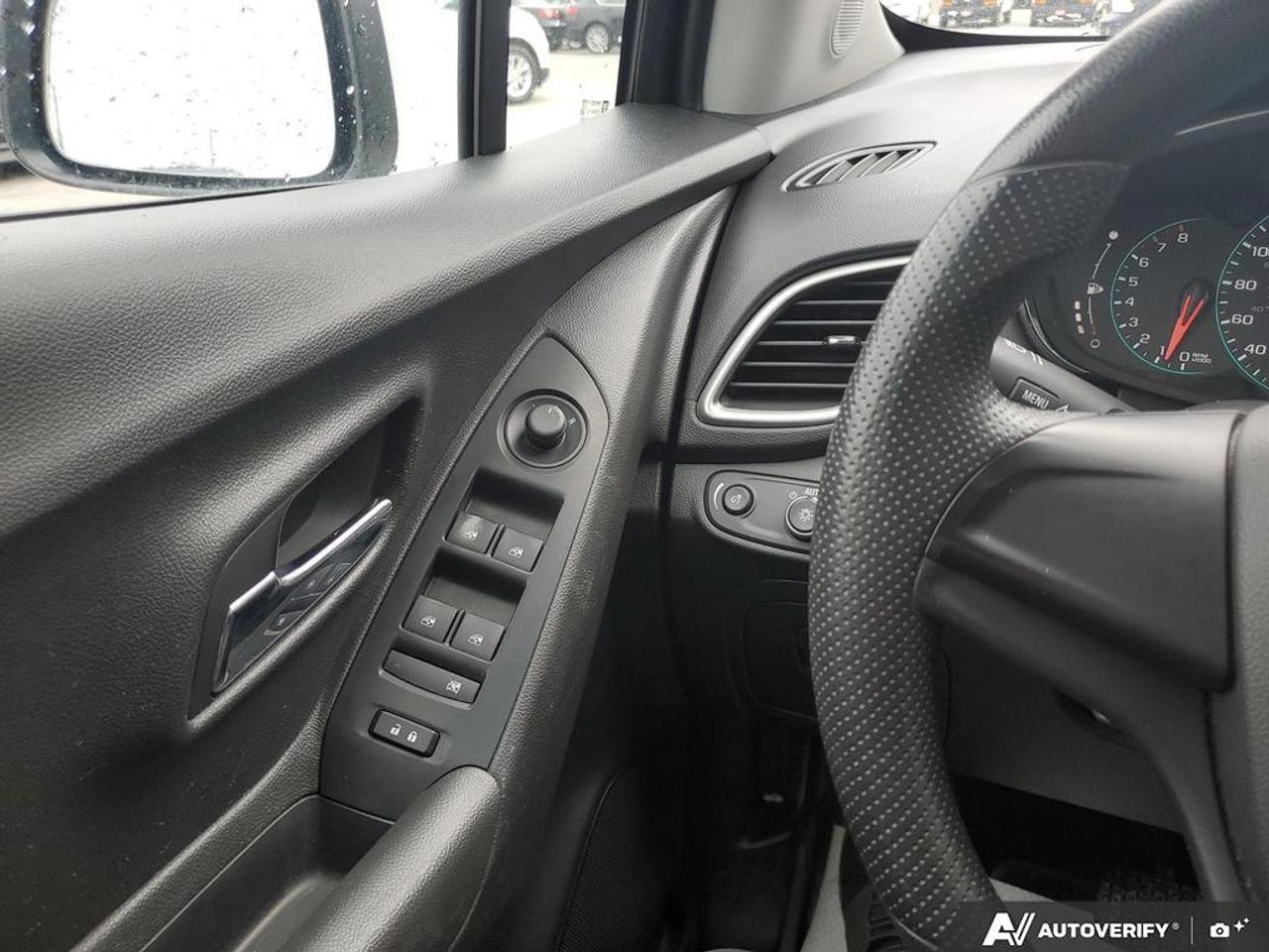 2020 Chevrolet Trax AWD LS-BACK UP CAMERA-BLUETOOTH-ALLOY WHEELS Photo