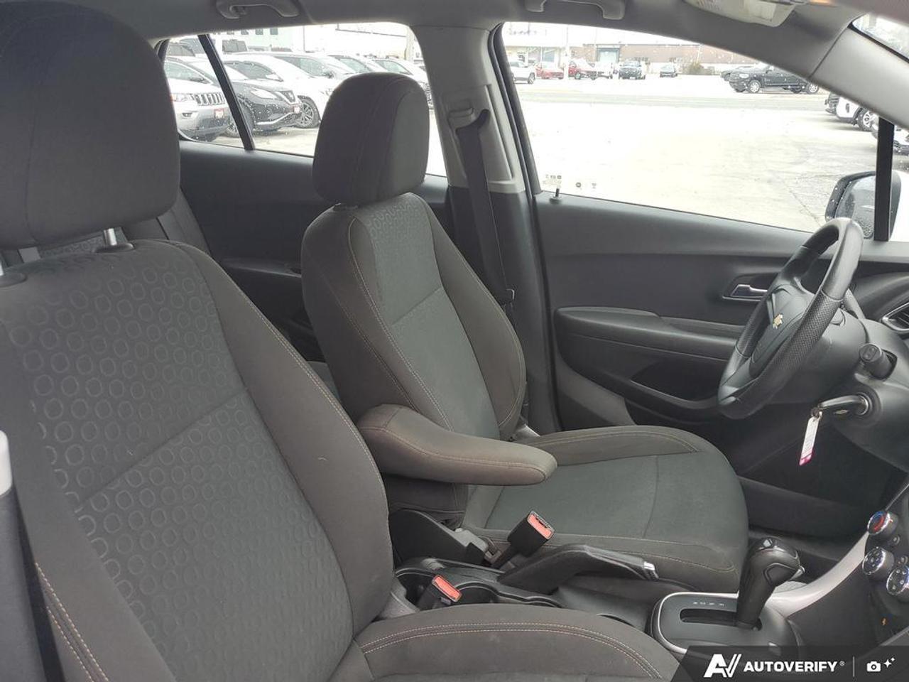 2020 Chevrolet Trax AWD LS-BACK UP CAMERA-BLUETOOTH-ALLOY WHEELS Photo