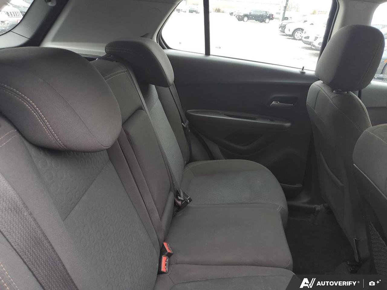 2020 Chevrolet Trax AWD LS-BACK UP CAMERA-BLUETOOTH-ALLOY WHEELS Photo