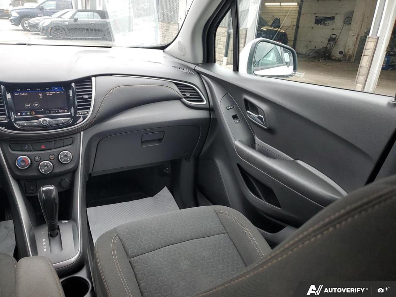 2020 Chevrolet Trax AWD LS-BACK UP CAMERA-BLUETOOTH-ALLOY WHEELS Photo