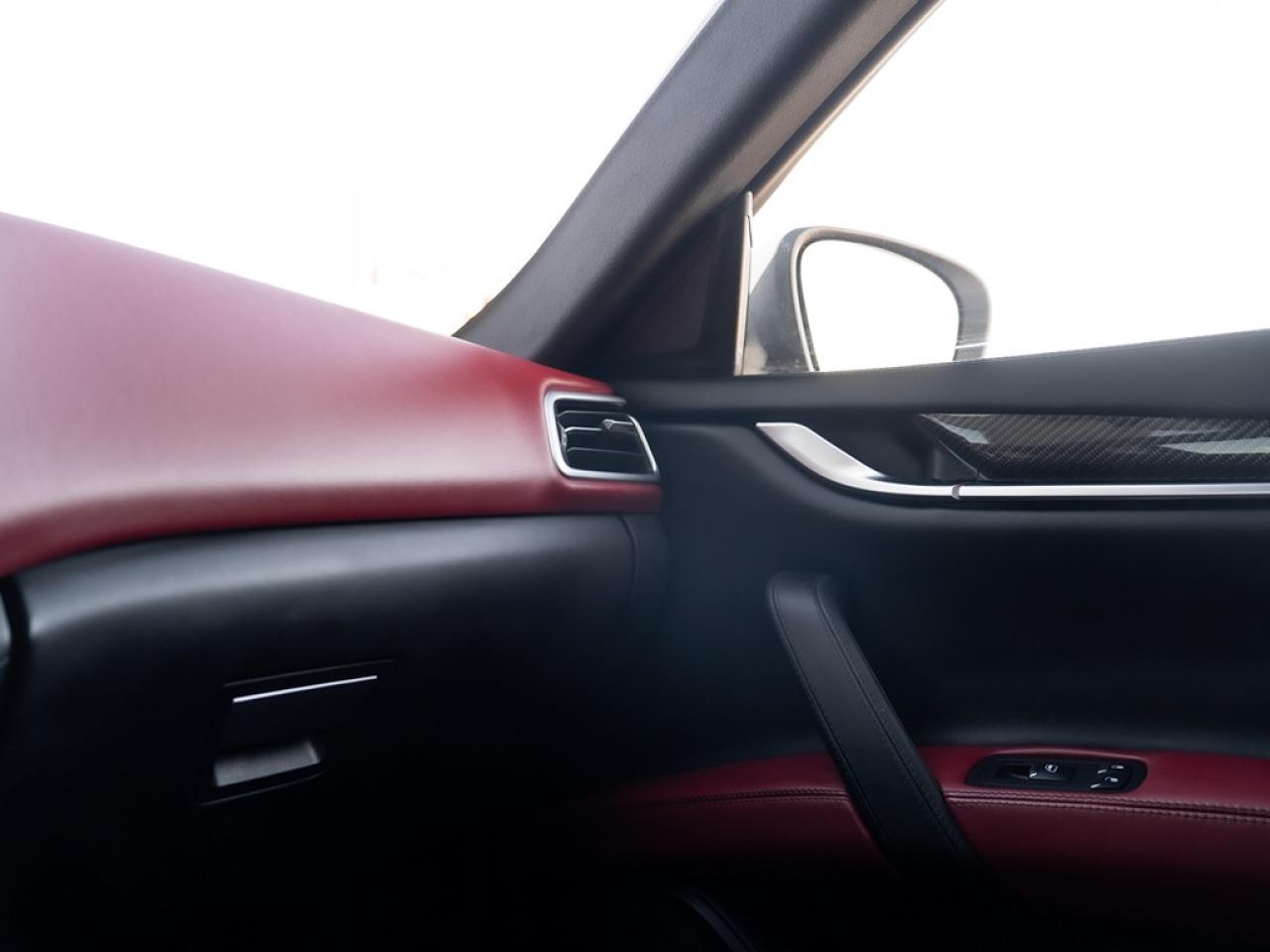 2017 Maserati Ghibli S Q4 3.0L Photo14