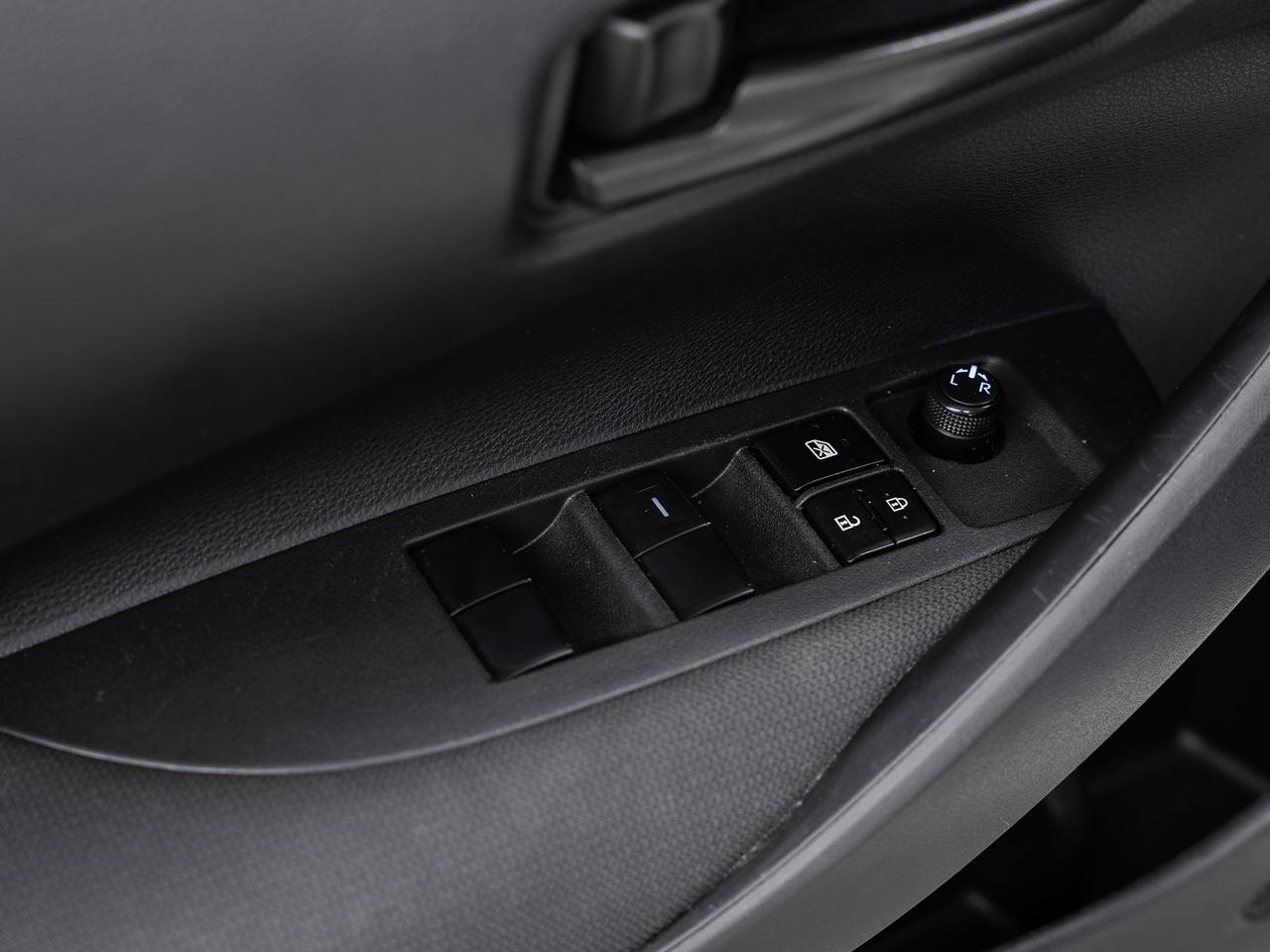 2024 Toyota Corolla LE UPGRADE | Sunroof | LaneDep | BSM | CarPlay