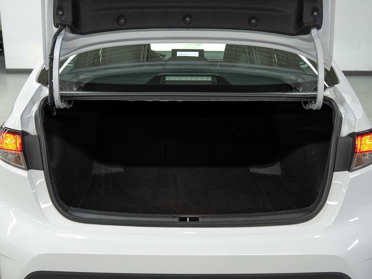 2024 Toyota Corolla LE UPGRADE | Sunroof | LaneDep | BSM | CarPlay