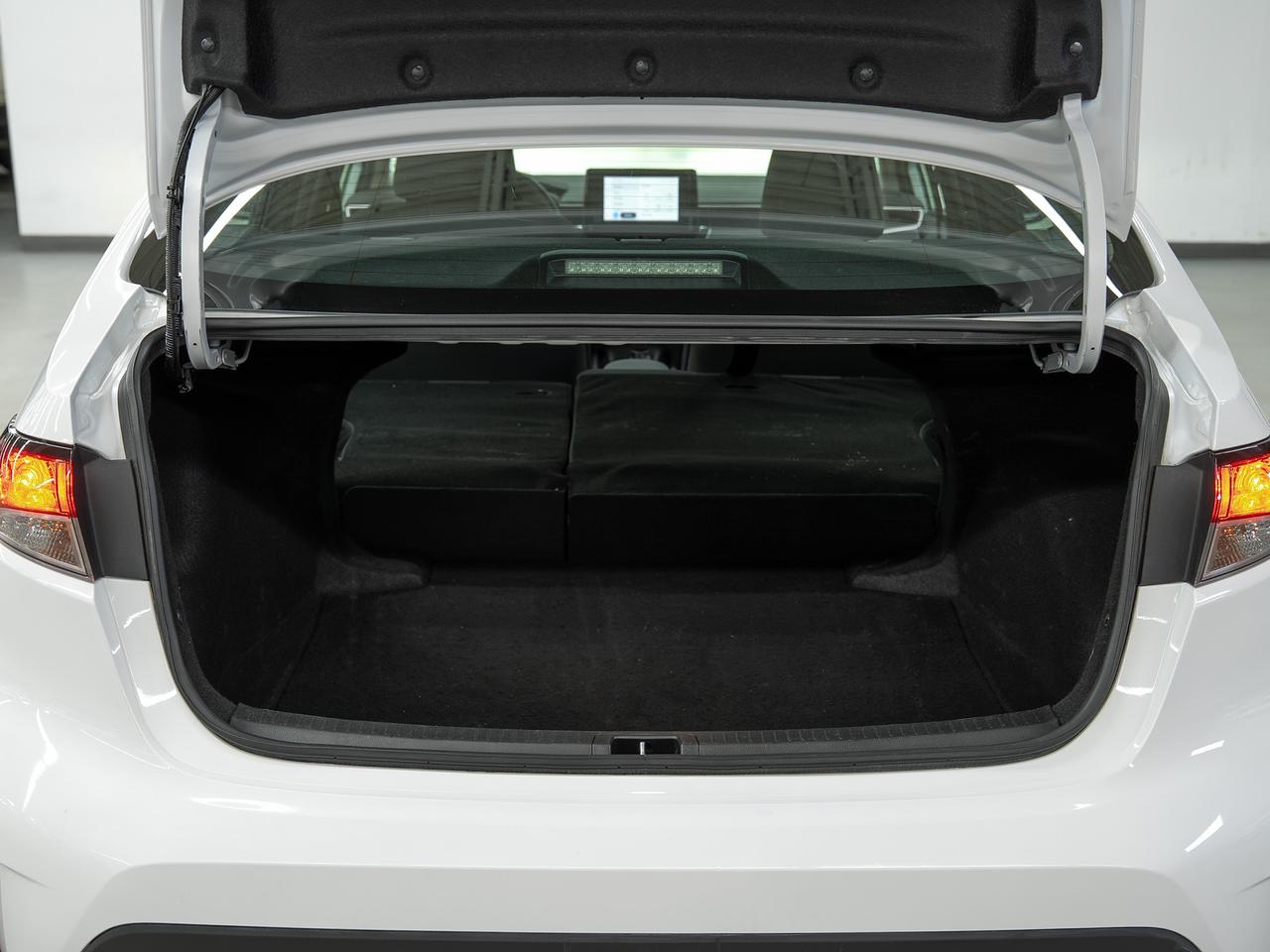 2024 Toyota Corolla LE UPGRADE | Sunroof | LaneDep | BSM | CarPlay