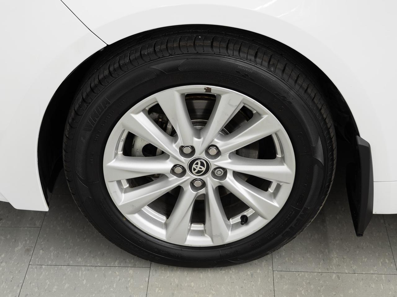 2024 Toyota Corolla LE UPGRADE | Sunroof | LaneDep | BSM | CarPlay