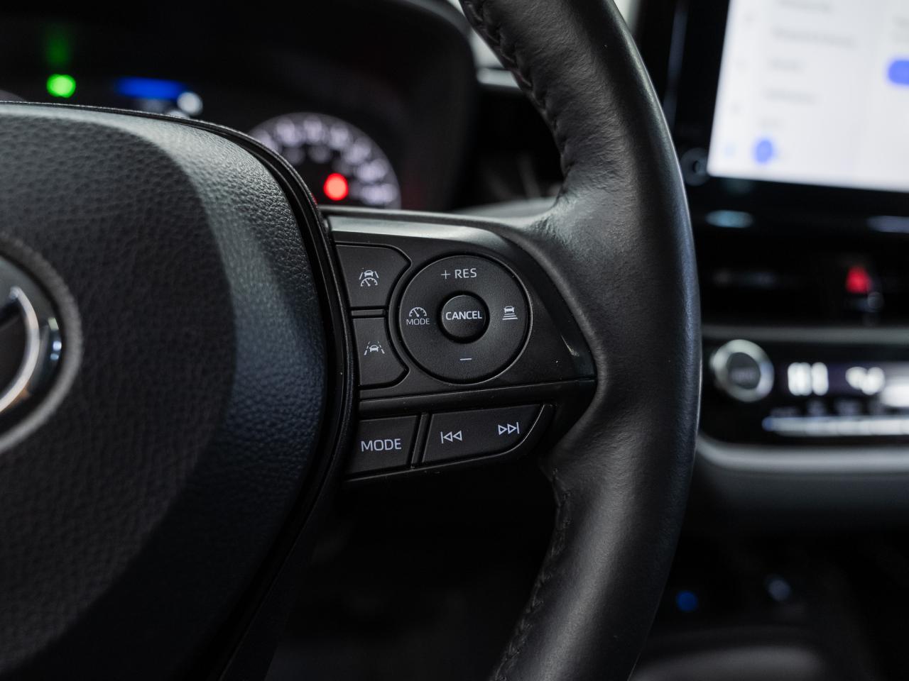 2024 Toyota Corolla LE UPGRADE | Sunroof | LaneDep | BSM | CarPlay Photo