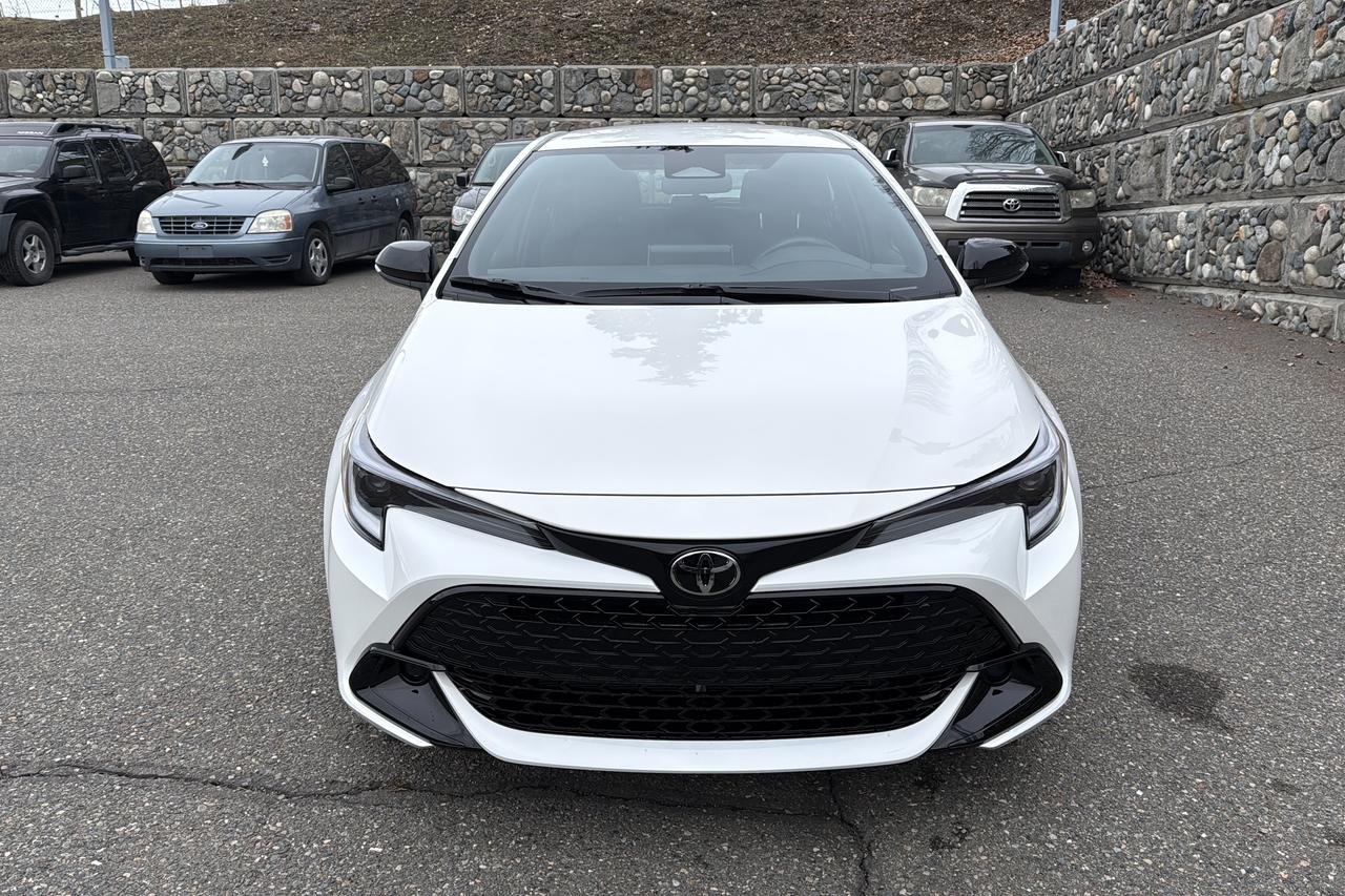 2026 Toyota Corolla Hatchback CVT SE Photo