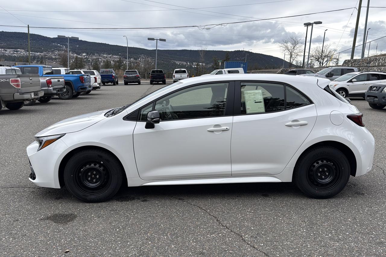 2026 Toyota Corolla Hatchback CVT SE Photo3