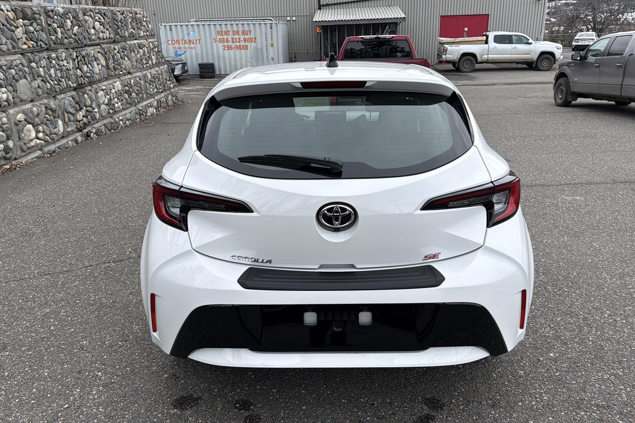 2026 Toyota Corolla Hatchback CVT SE Photo