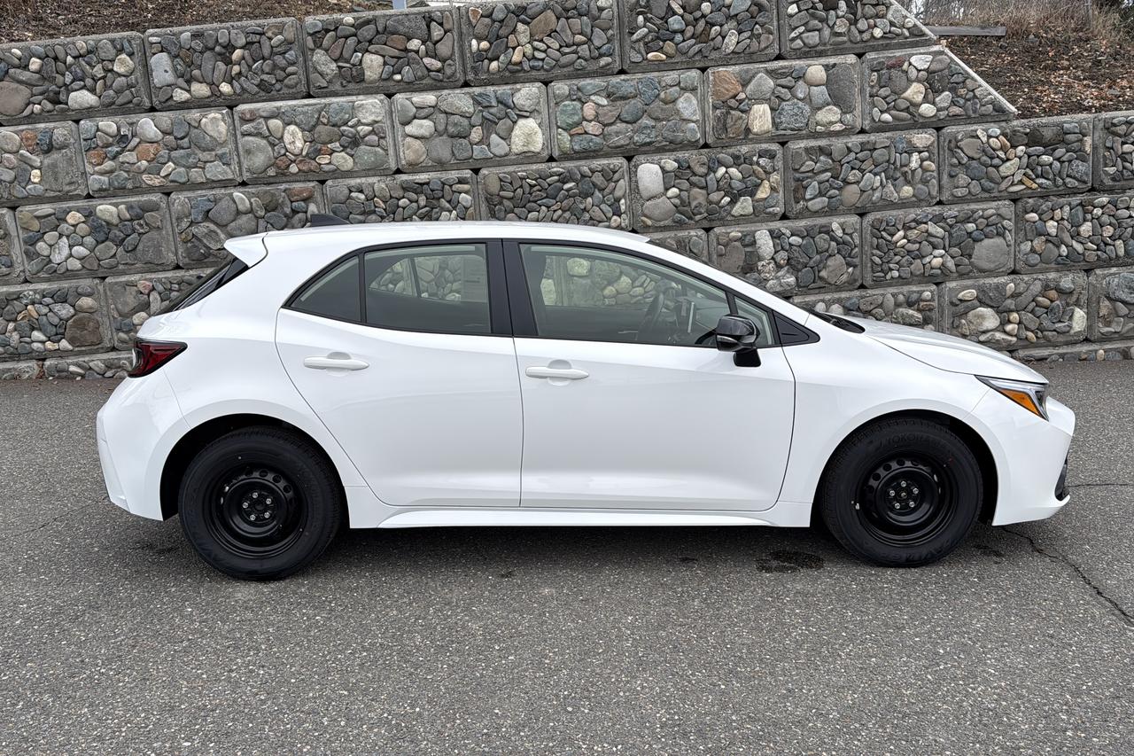 2026 Toyota Corolla Hatchback CVT SE Photo