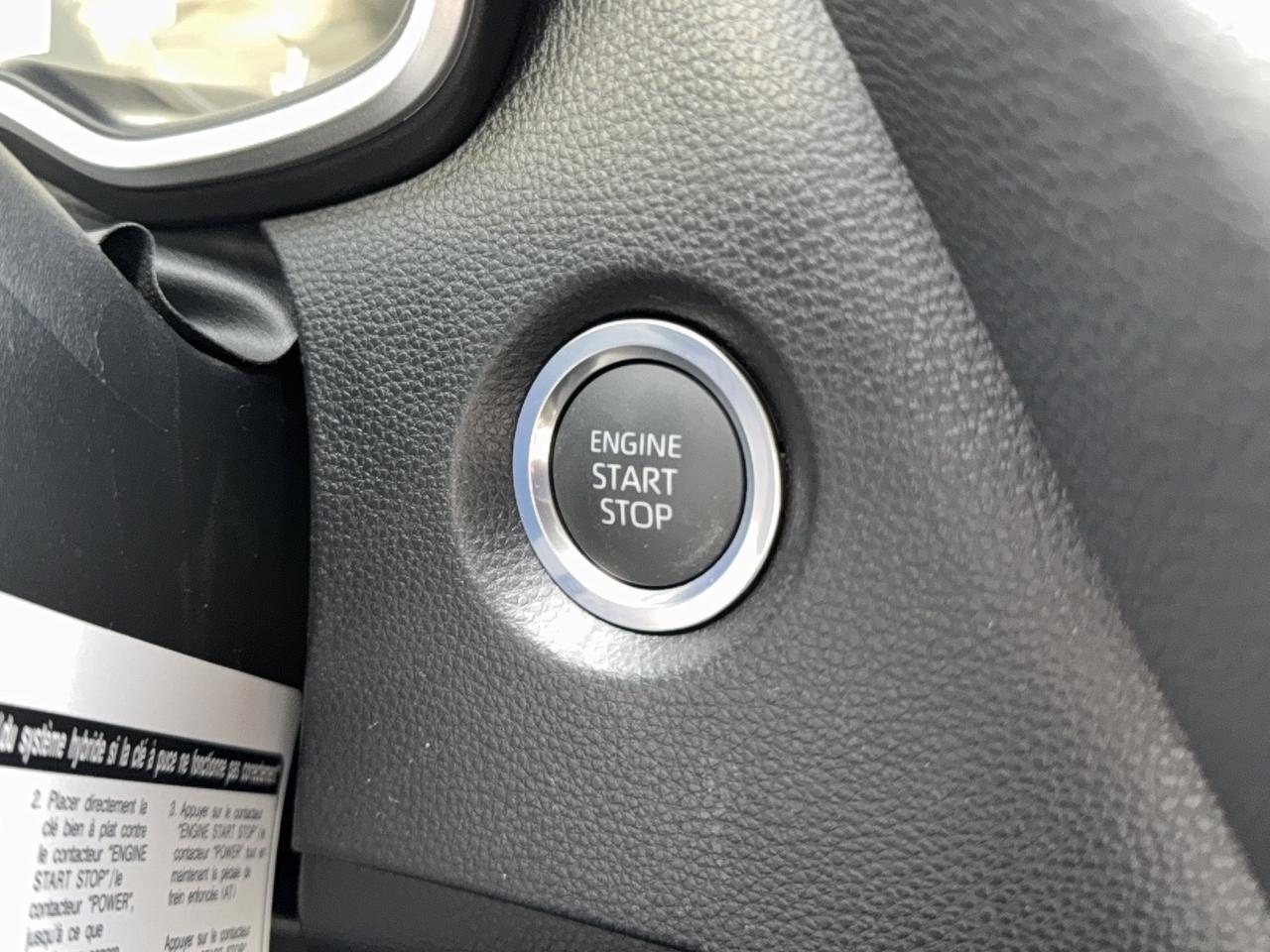 2026 Toyota Corolla Hatchback CVT SE Photo