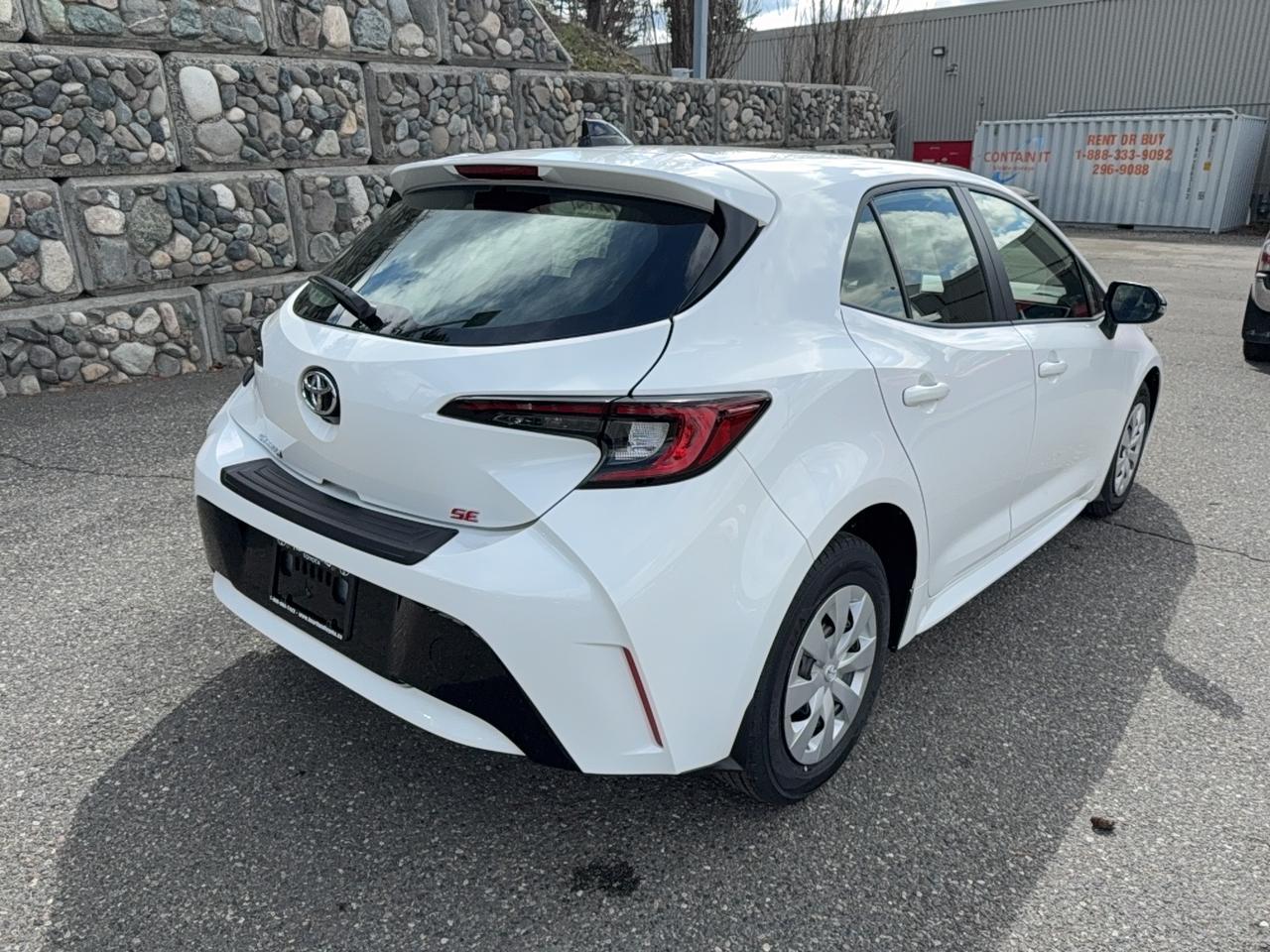 2026 Toyota Corolla Hatchback CVT SE Photo