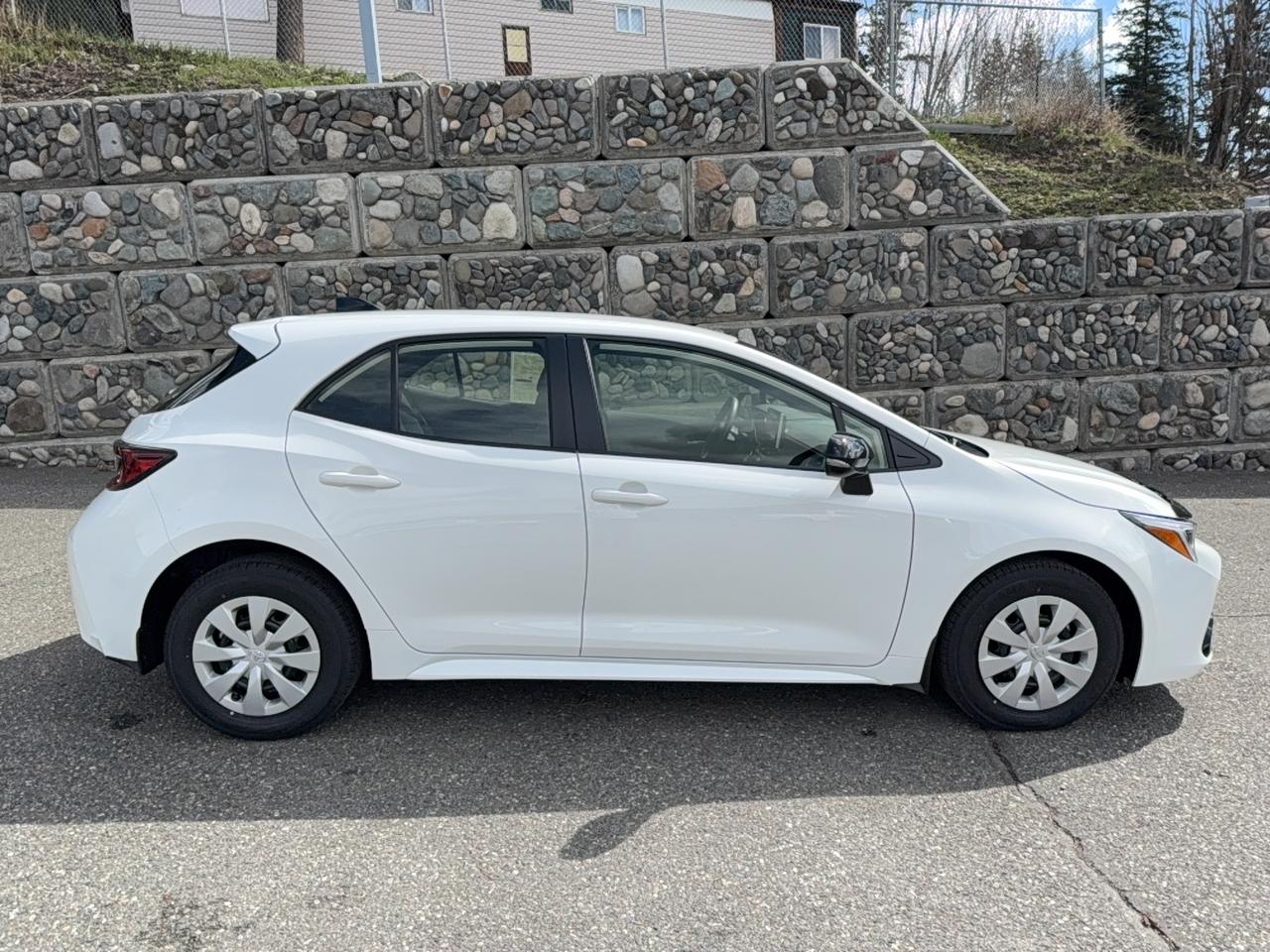 2026 Toyota Corolla Hatchback CVT SE Photo