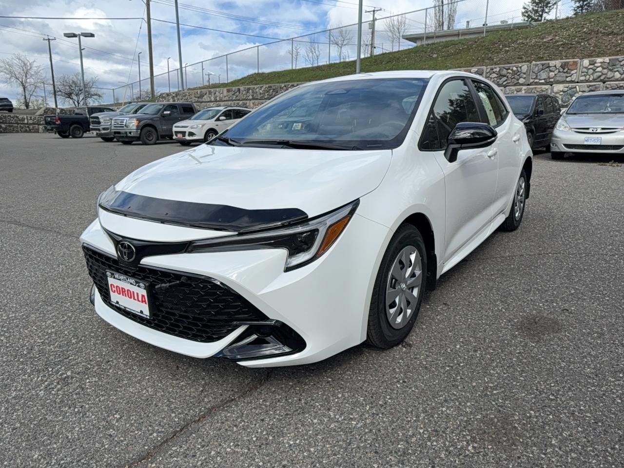 2026 Toyota Corolla Hatchback CVT SE Photo2