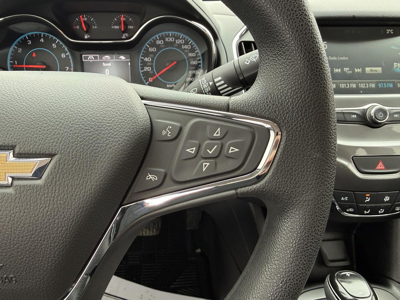 2016 Chevrolet Cruze LT ONLY 48KM Photo