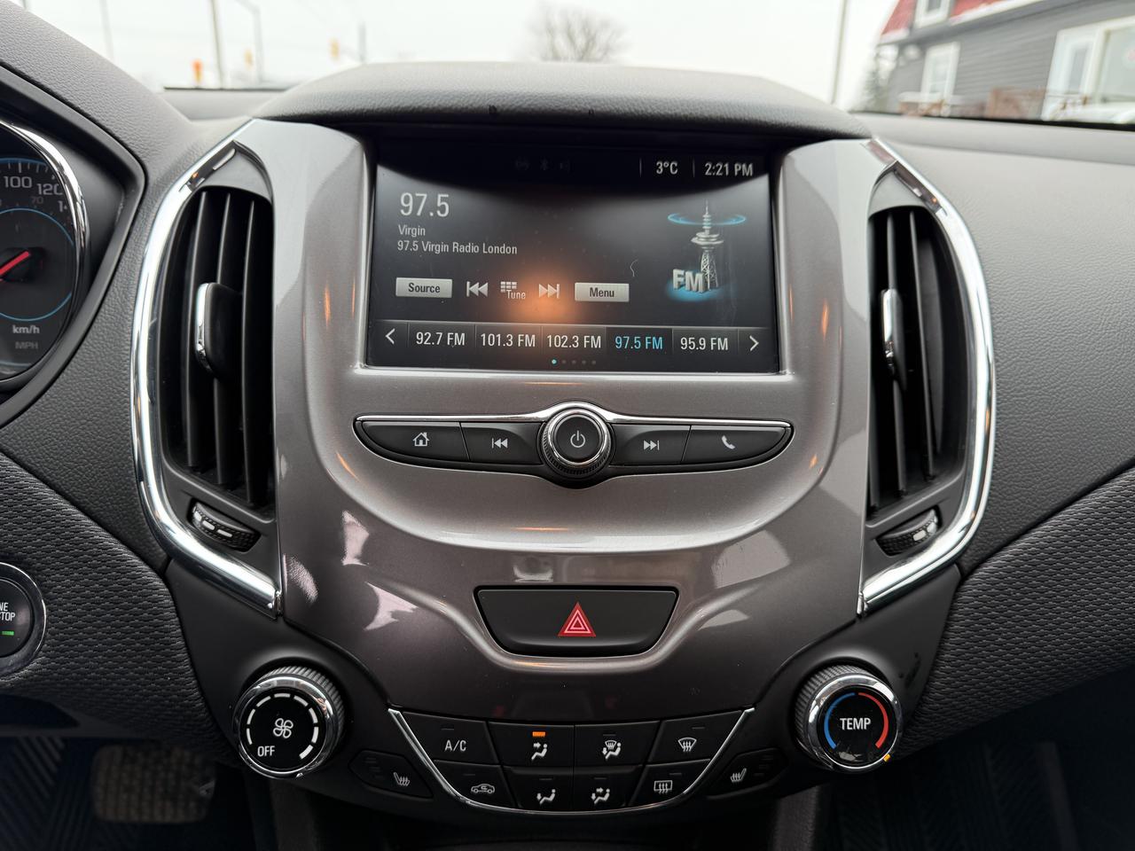 2016 Chevrolet Cruze LT ONLY 48KM Photo