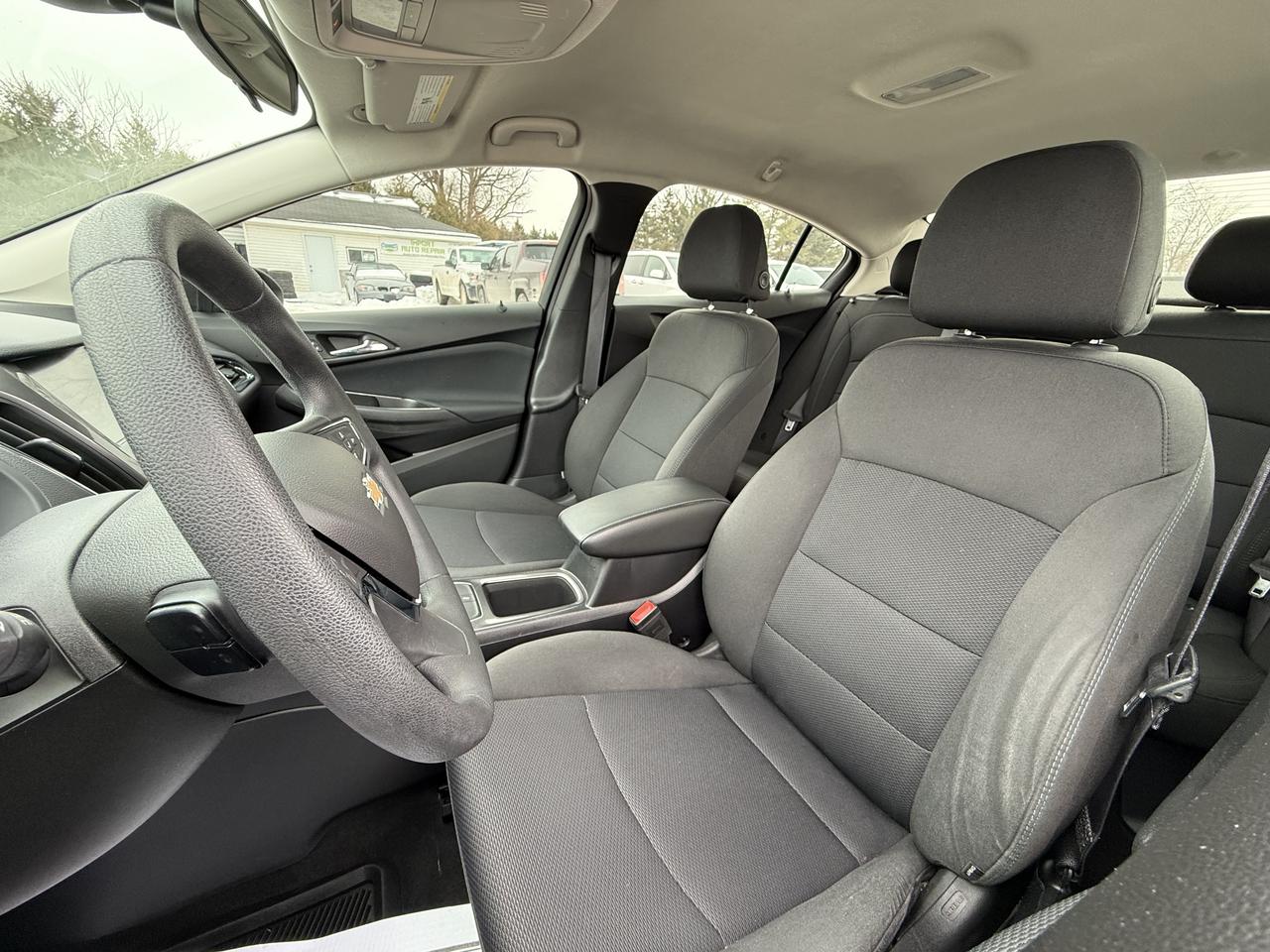 2016 Chevrolet Cruze LT ONLY 48KM Photo