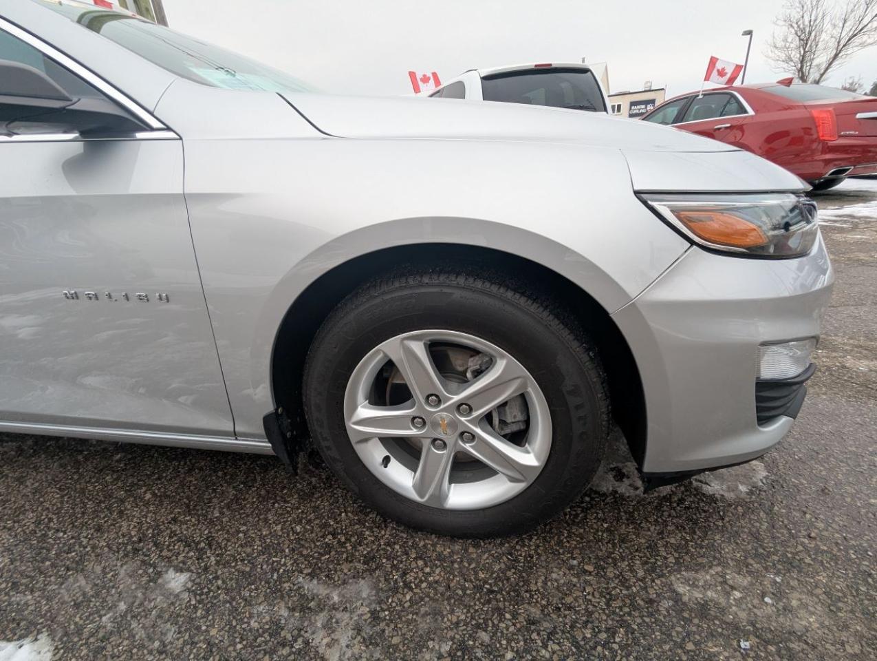 2021 Chevrolet Malibu LS  WITH APPLE CARPLAY!! Photo