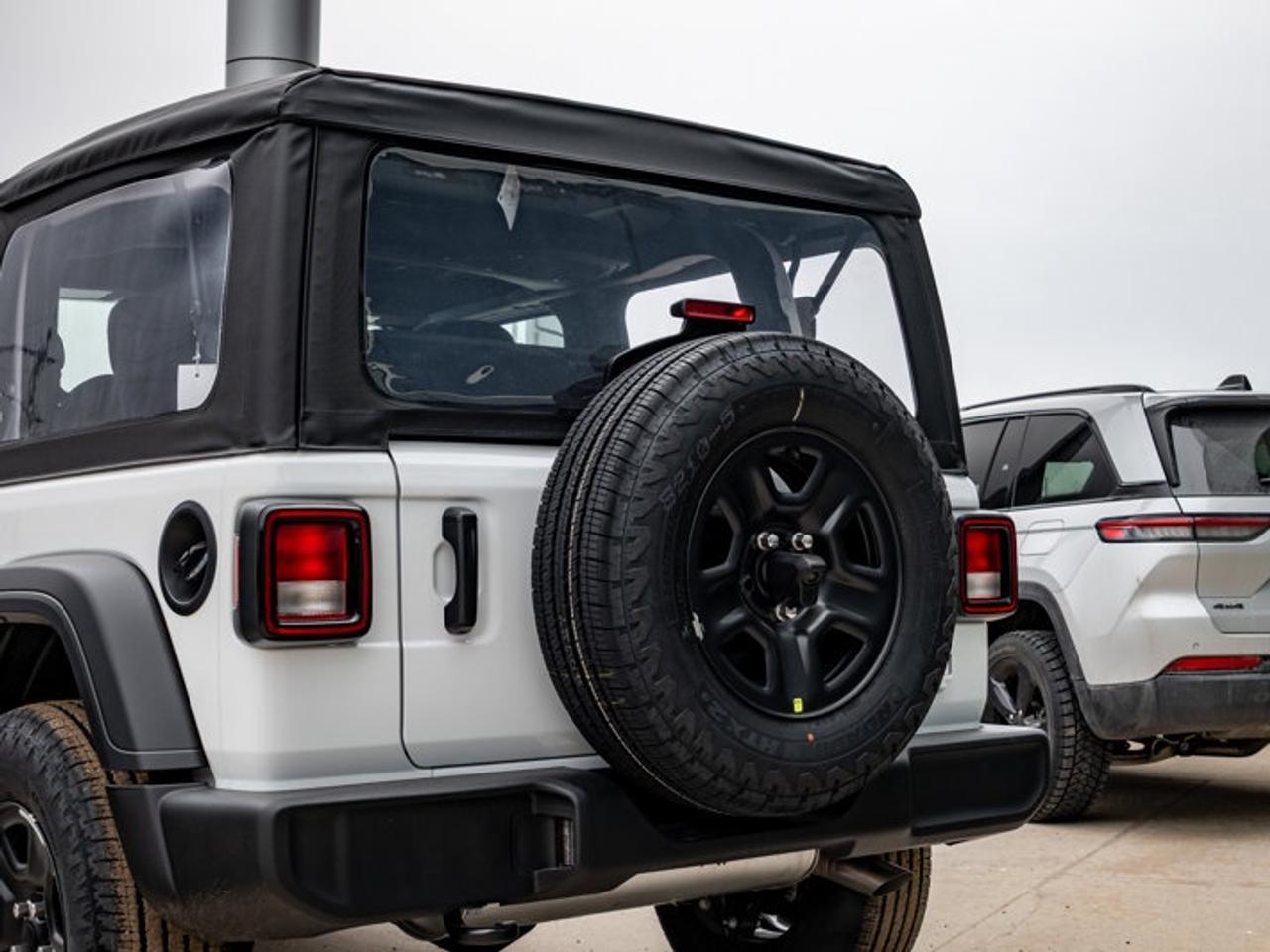 2026 Jeep Wrangler SPORT Photo