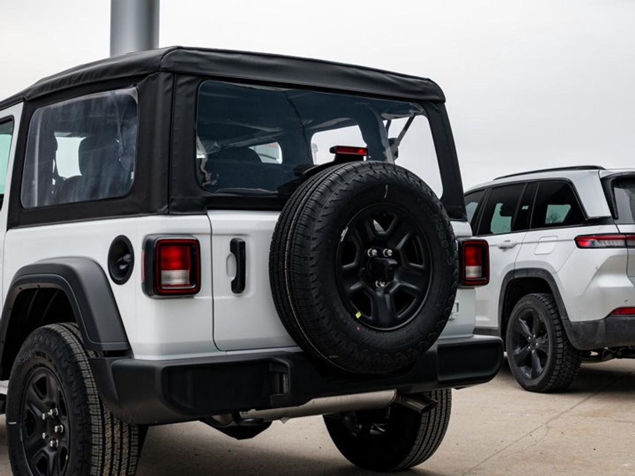 2026 Jeep Wrangler SPORT Photo