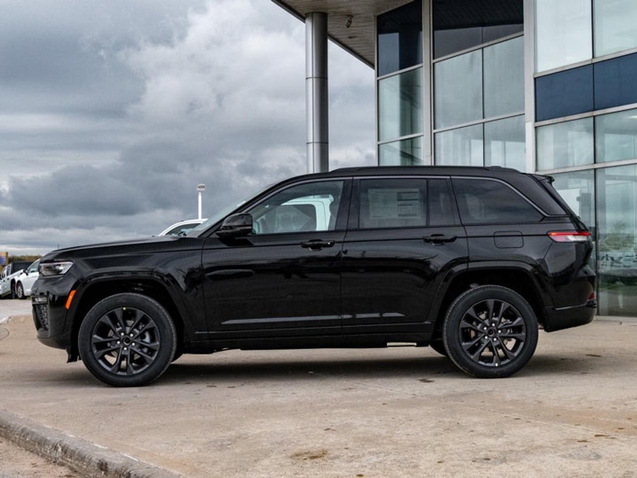 2026 Jeep Grand Cherokee Limited Reserve Photo