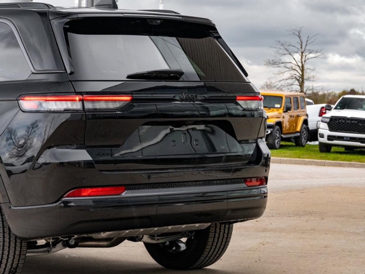2026 Jeep Grand Cherokee Limited Reserve Photo