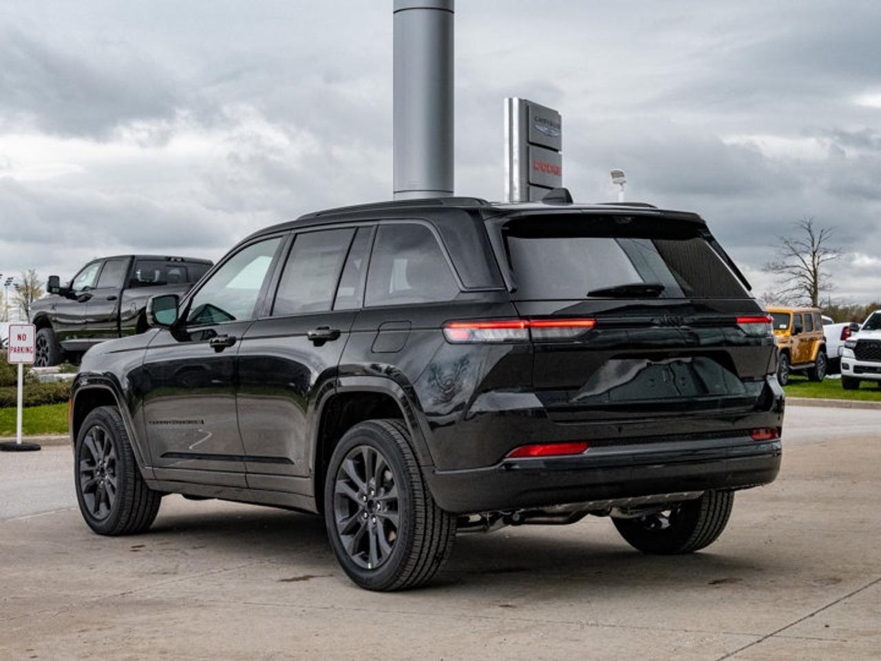 2026 Jeep Grand Cherokee Limited Reserve Photo