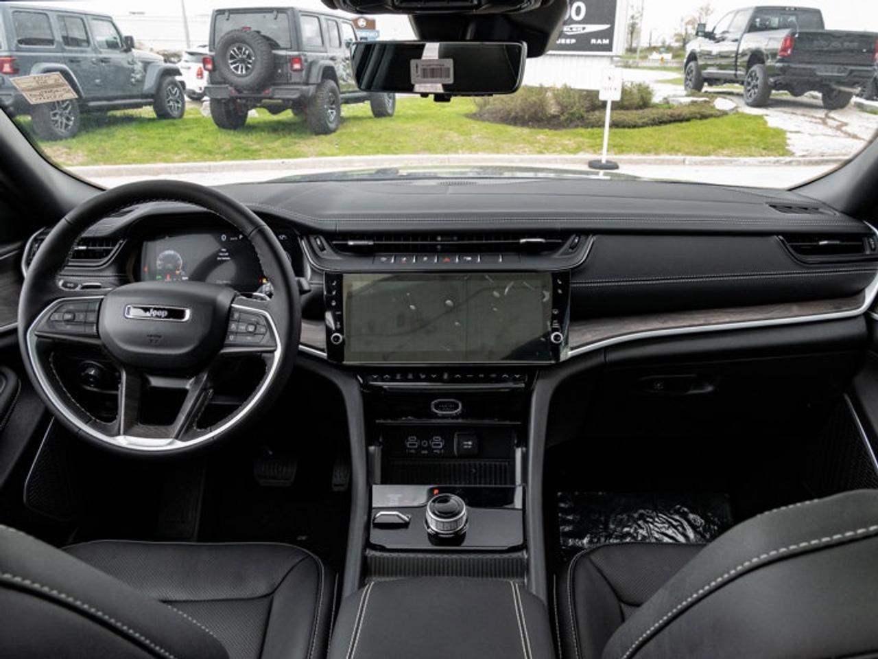 2026 Jeep Grand Cherokee Limited Reserve Photo
