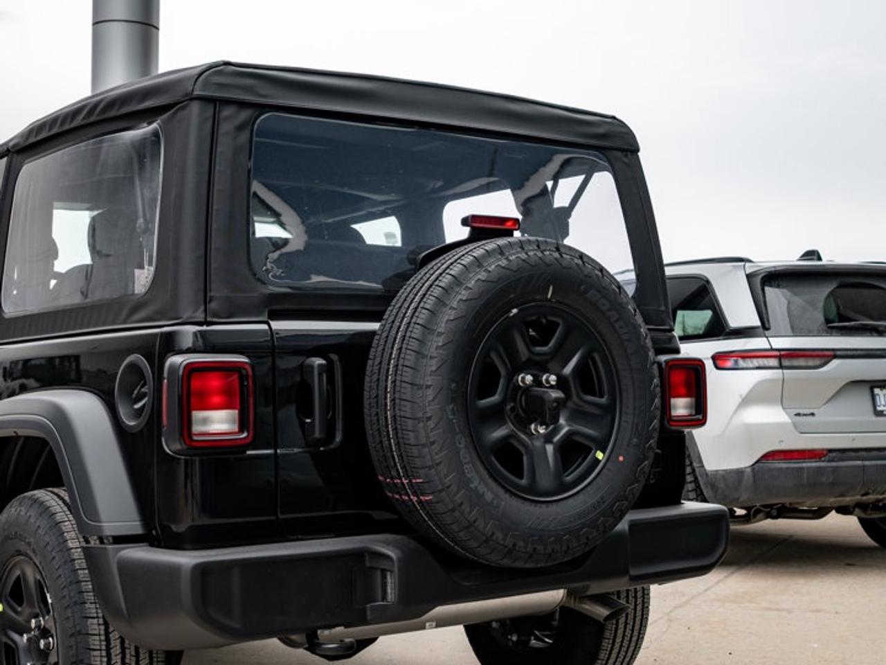 2026 Jeep Wrangler SPORT Photo