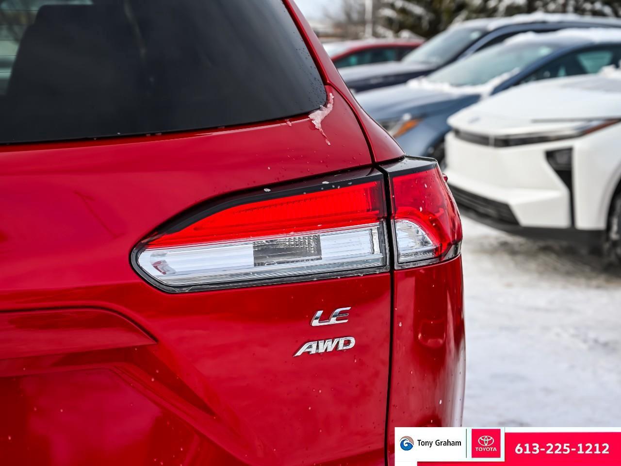 2024 Toyota Corolla Cross LE Photo4