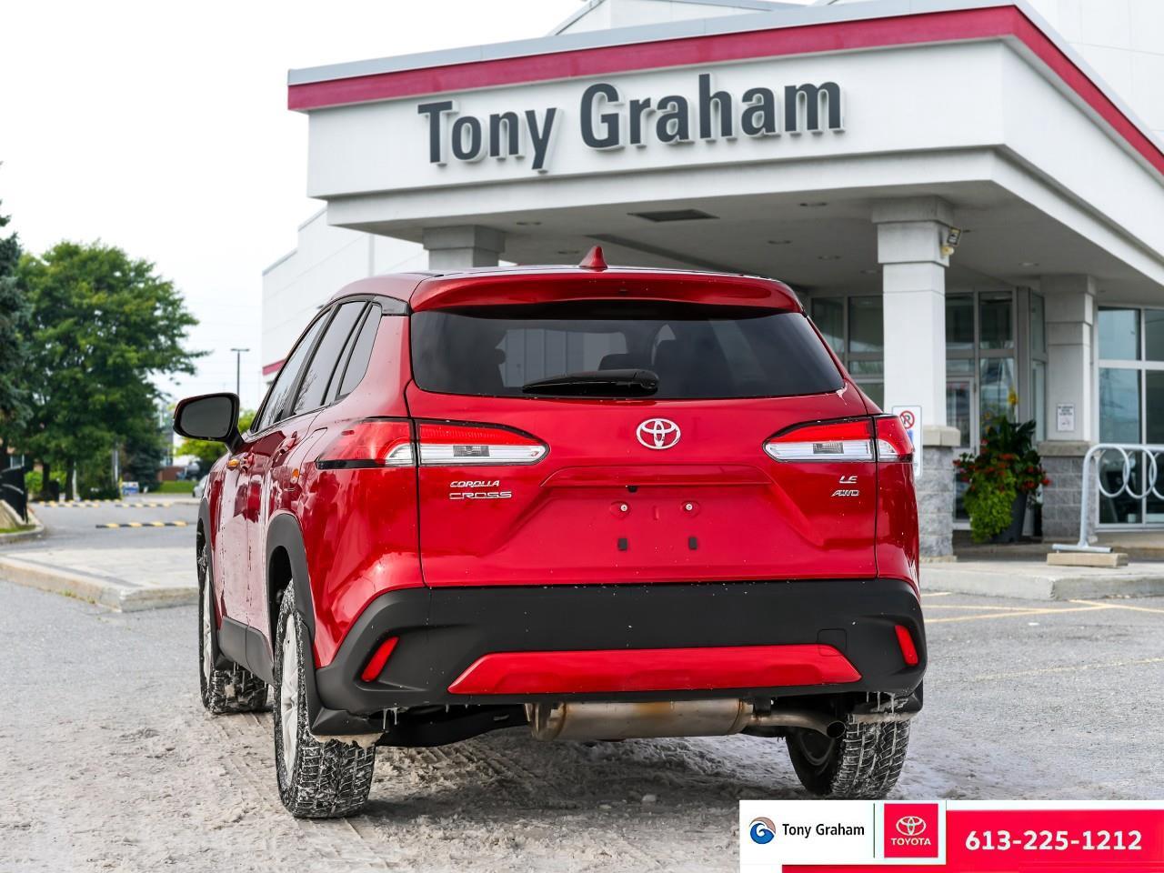 2024 Toyota Corolla Cross LE Photo