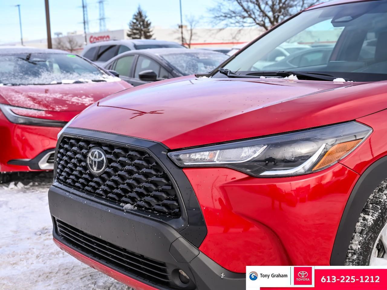 2024 Toyota Corolla Cross LE Photo