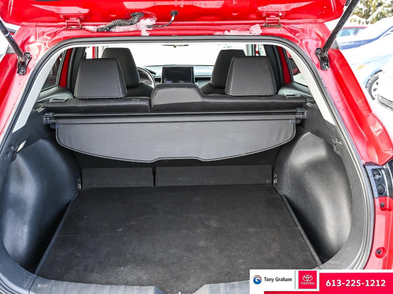 2024 Toyota Corolla Cross LE Photo