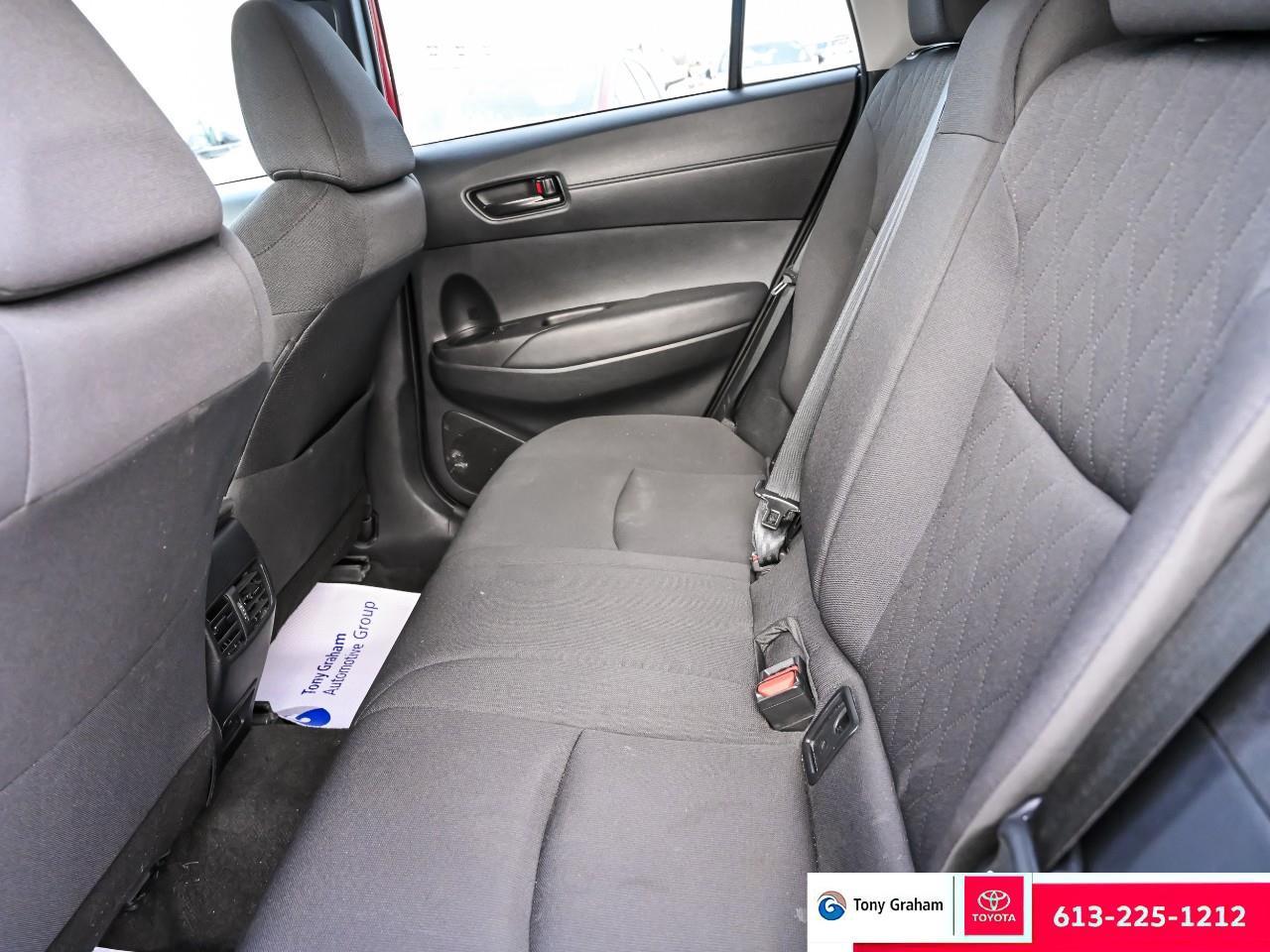 2024 Toyota Corolla Cross LE Photo