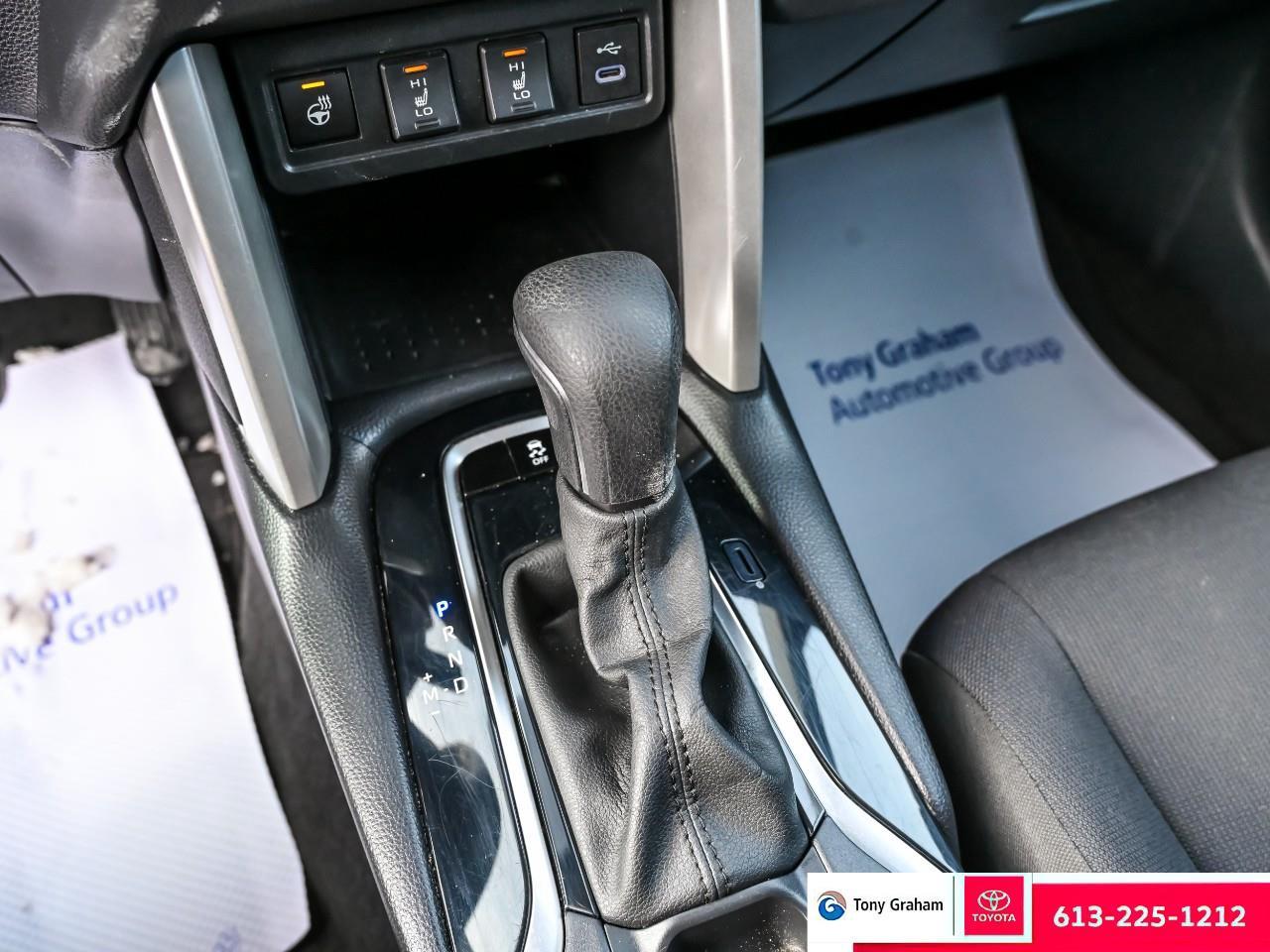 2024 Toyota Corolla Cross LE Photo